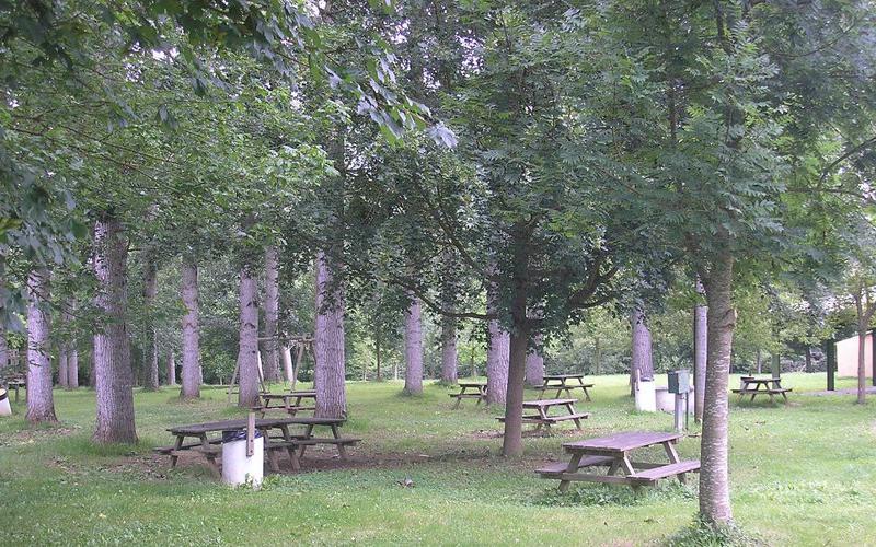 AIRE DE PIQUE NIQUE DE L'ILE D'AGER